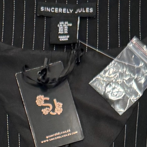 SINCERELY JULES Pinstripe Black & White Vest NWT XL - Picture 5 of 6